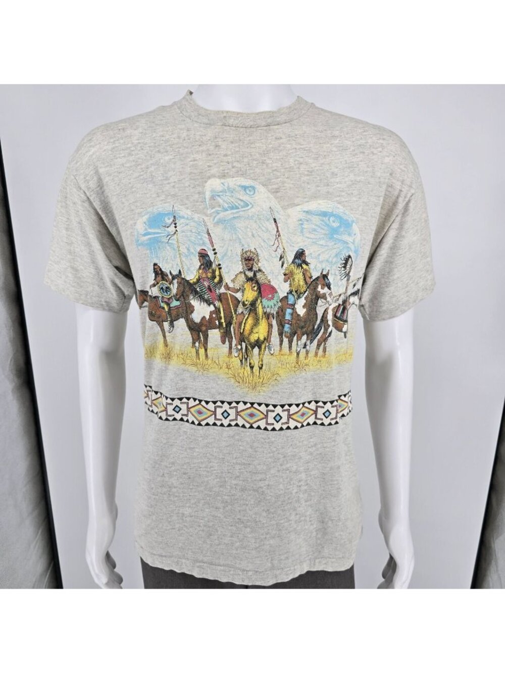Distressed Vintage 1990s Habitat Native American Spirit Eagle Gray T-Shirt (L)
